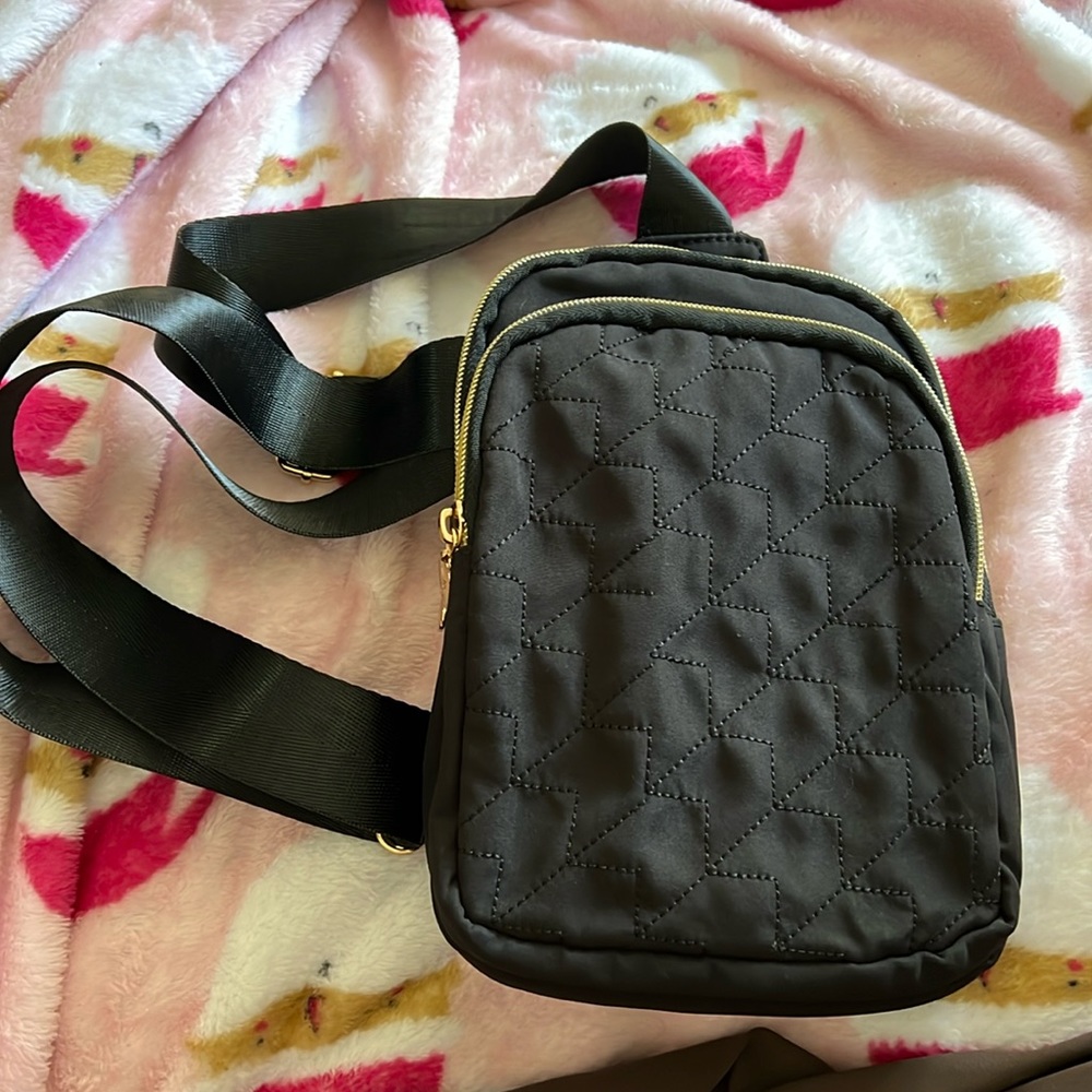 Cute crossbody!